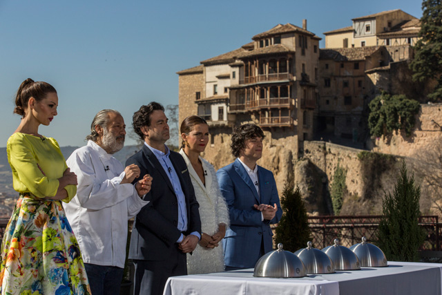 MasterChef llena de sabor el banquete de unas bodas de oro por sorpresa en Cuenca