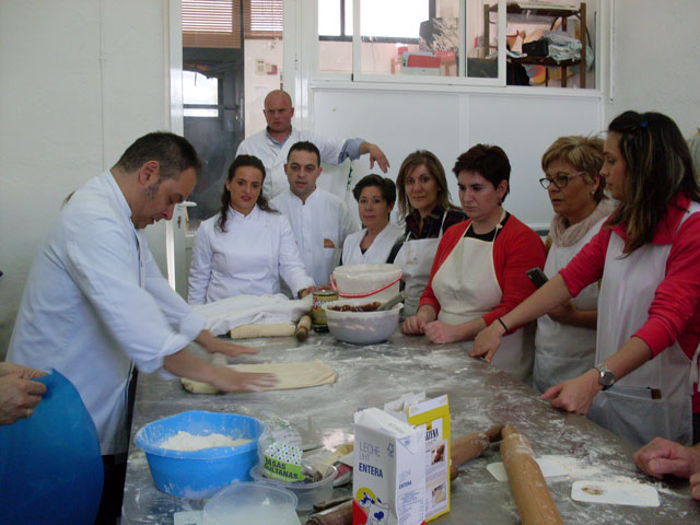 Concluye un curso de pastelería y bollería para el sector panadero