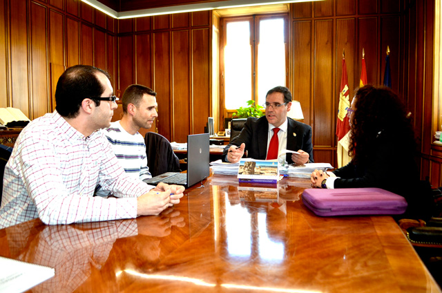 Diputación respalda a las Peñas Mateas para que Cuenca albergue el Congreso Nacional de Toro de Cuerda