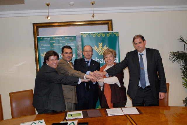 Firma del convenio de Globalcaja con el Colegio de Ingenieros Agrónomos Centro y Canarias 