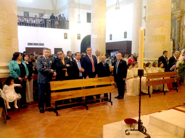 Prieto participa en la misa y procesión de Nuestro Padre Jesús Nazareno de Villares del Saz