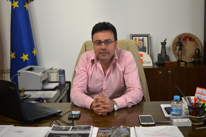El alcalde de Mota muestra su descontento por la pérdida de más de 90.000 euros tras las no aprobación de los presupuestos regionales