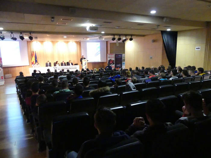 Más de 150 profesionales y alumnos participan en las IV Jornadas Técnicas de Automoción del Pedro Mercedes