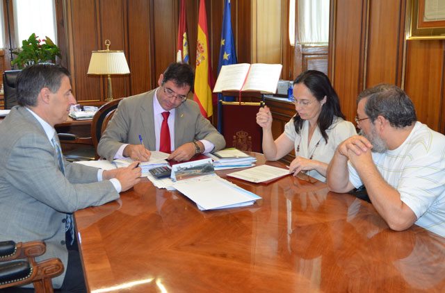 Diputación y Adocu renuevan el convenio de apoyo a los programas de inserción laboral