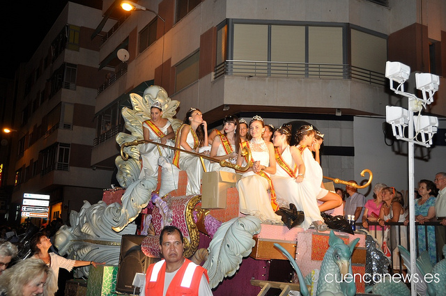 Fiesta, colorido y diversión en el desfile de carrozas de San Julián