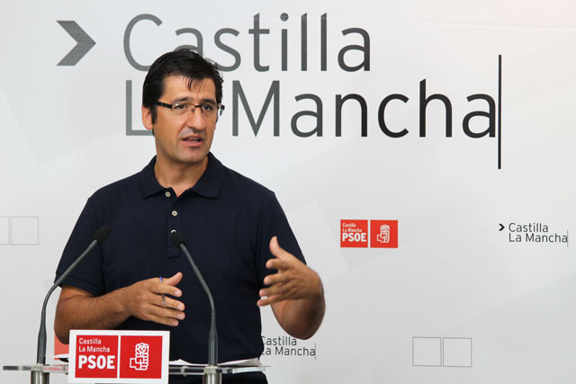 Caballero:”Con el nuevo decreto de Wert, entre un 20 y un 25 por ciento de universitarios de la región perderán su beca”