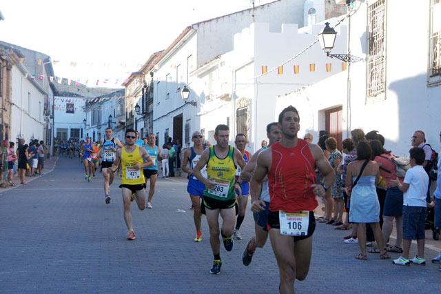 Numerosos corredores participaron en la XXVI  edición de la carrera popular “Jorge Manrique”