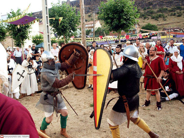 Cañete celebra su día grande de la Alvarada medieval