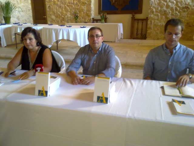 La villa de Belmonte acoge la presentación de un libro sobre su castillo