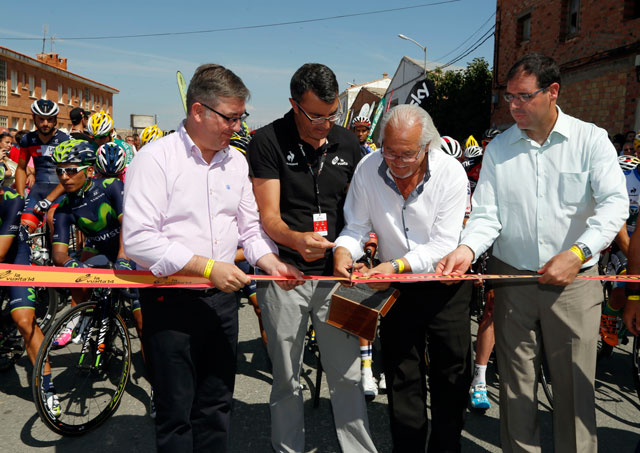 Carboneras de Guadazaón acogió la salida de La Vuelta a España