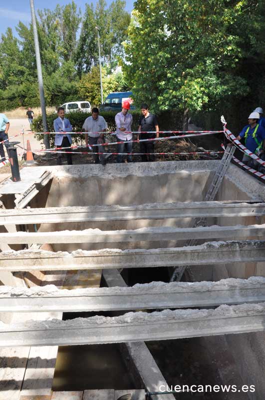 Aguas de Cuenca instala una reja automática para evitar las averías en el pozo de bombeo de la depuradora