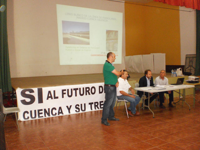 Excelente acogida del Libro Blanco del Ferrocarril de Cuenca en Carboneras 