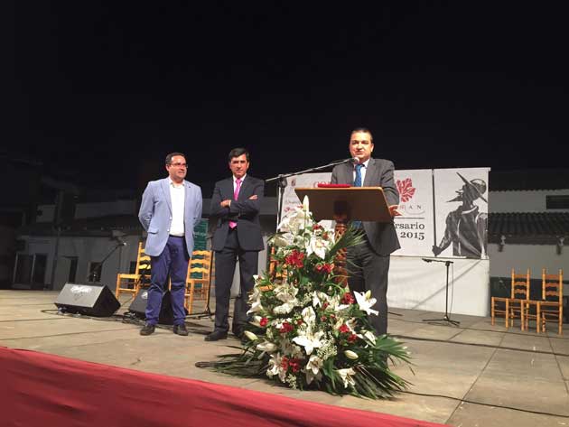 El consejero de Agricultura destaca el esfuerzo de los viticultores y pide que sigan apostando por mejorar la calidad