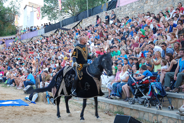 La espectacularidad del medievo regresó a Cañete en la jornada grande de La Alvarada
