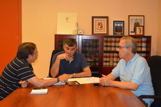 El delegado de la Junta felicita al Ayuntamiento de Valeria por afianzar sus Jornadas Romanas 