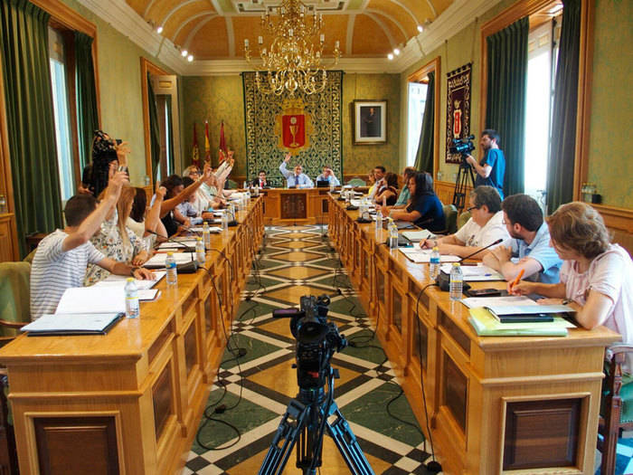 El pleno del Ayuntamiento aprueba presentar la candidatura de Cuenca como capital gastronómica 2018