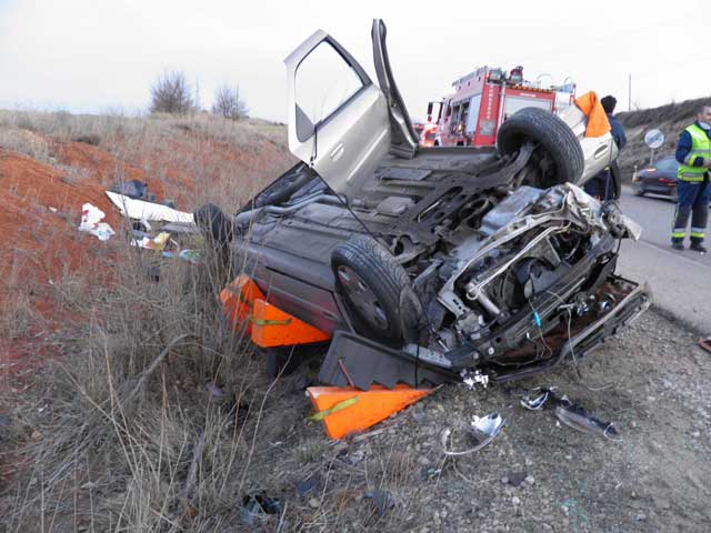 Accidente de tráfico leve en la N-320