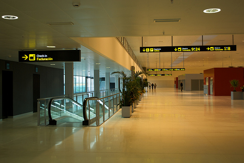 IU de C-LM ve en el aeropuerto uno de los mayores exponentes de la decadencia de un proyecto de región marcado por los desmanes económicos, urbanísticos y democráticos