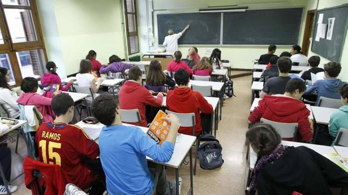 Educación incluirá materias de Seguridad y Defensa en la formación permanente del profesorado