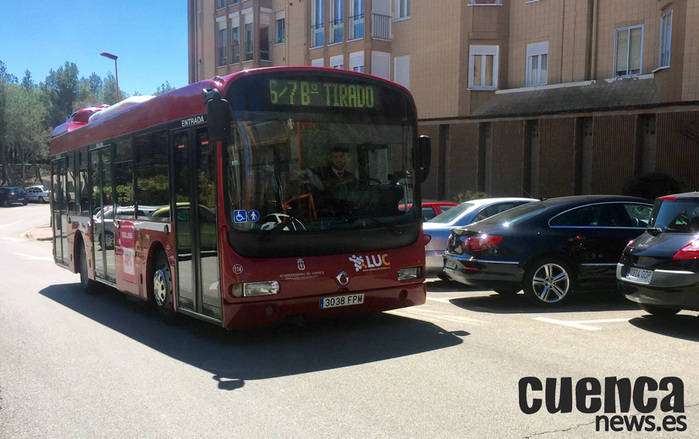 IU plantea un incremento del contrato del Autobús que evitaría subir las tarifas y dejar sin servicio a los barrios