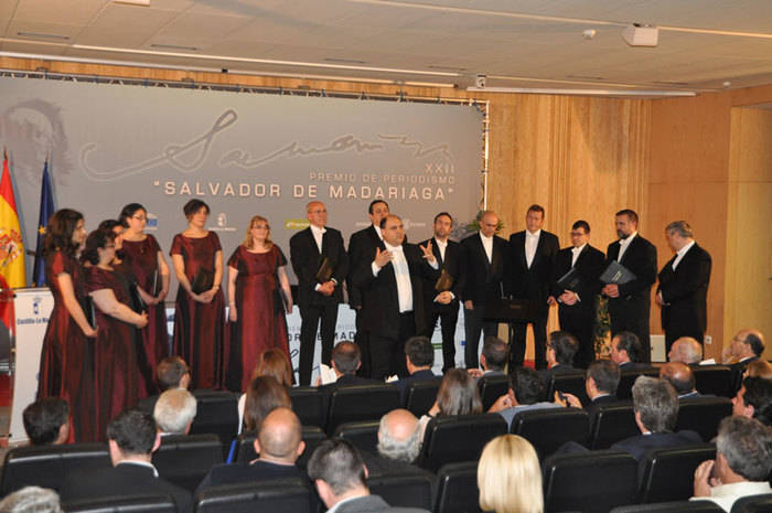 El coro Alonso Lobo y la Coral Polifónica Enrique Granados actúan en la iglesia de San Miguel 