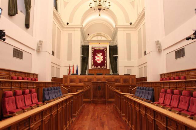 Los diputados de las Cortes regionales recuperarán el salario la próxima legislatura
