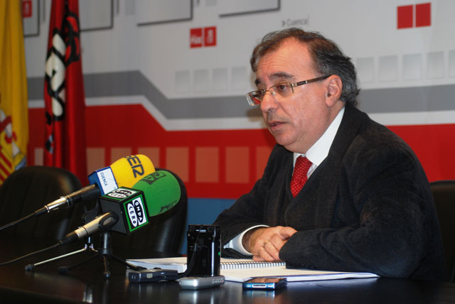 Mora: ”El SESCAM está haciendo contratos de alta dirección a directivos de empresas privadas sanitarias para facilitar la privatización de la Sanidad regional”