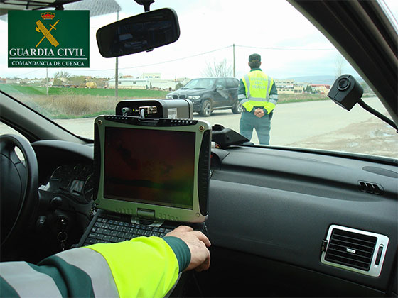 La Guardia Civil detiene a una persona por conducir  con el carné retirado 