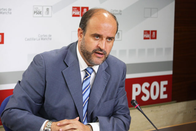 Martínez Guijarro: “Nuestras enmiendas pretenden que se de marcha atrás a las oleadas de recortes de Cospedal”