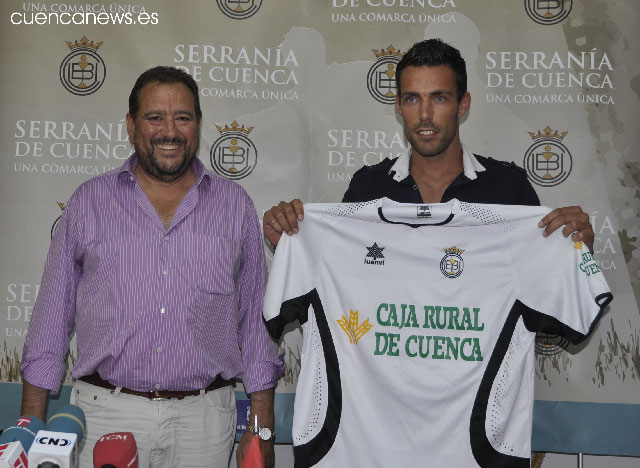 El Conquense presenta a Pulga y firma a Adrián Martín  