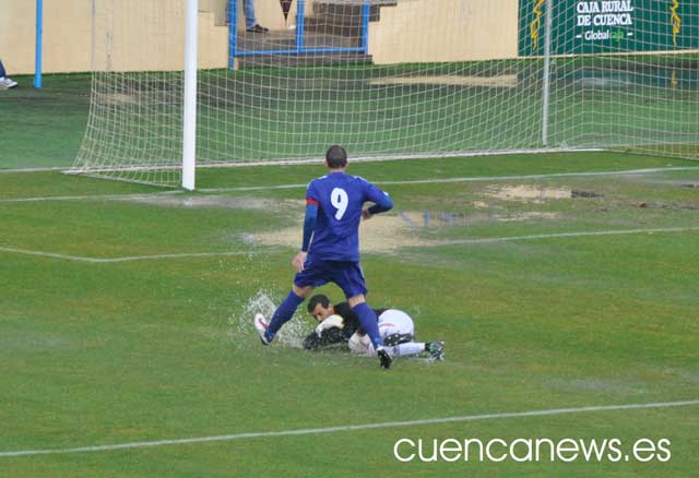 El Mora rompe la imbatibilidad del Manolo (1-0)