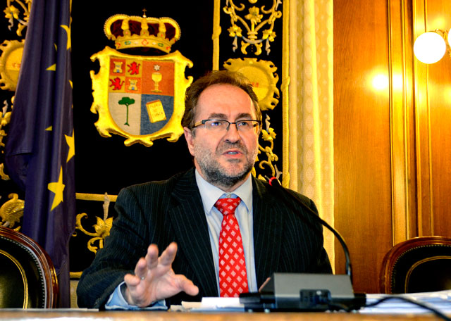Diputación quiere seguir cumpliendo con la ley y reducirá su deuda bancaria hasta los 13,4 millones de euros