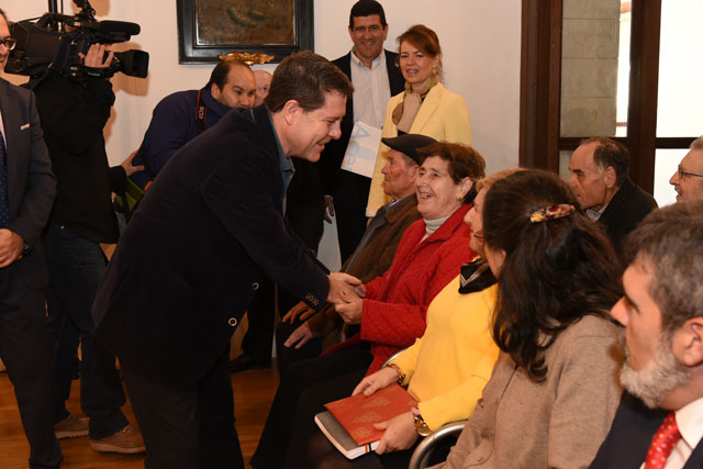 El Gobierno regional doblará el número de plazas de estancias temporales para personas mayores y establecerá como derecho la estancia de sus parejas
