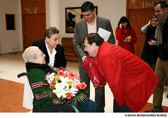 El Ayuntamiento de Tarancón felicita a Antonia Zoyo por su 100 cumpleaños