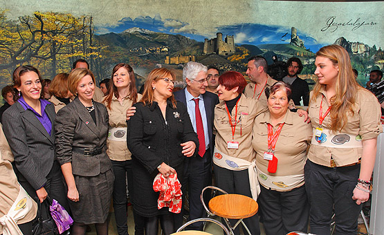 Barreda destaca la necesidad de seguir trabajando junto a los empresarios porque el turismo “está cargado de posibilidades y lleno de futuro”