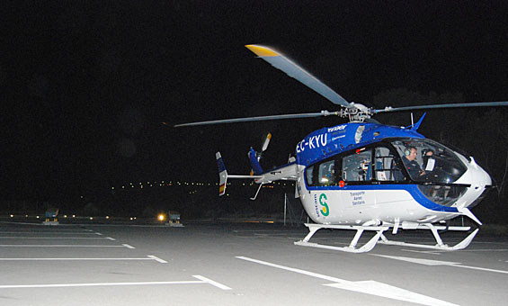 Los helicópteros sanitarios de la Junta han superado las mil horas de vuelo en horario nocturno