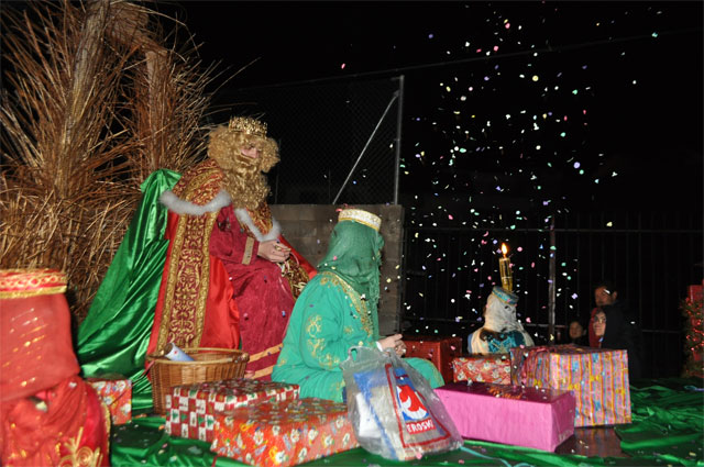 Multitudinaria Cabalgata de Reyes en Priego