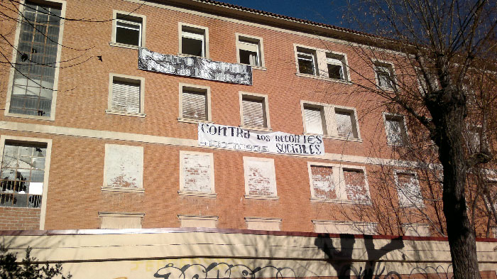 Ocupan el antiguo sanatorio de San Julián para pedir un centro social en el Pozo de la Nieves