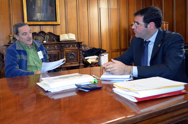 Prieto respalda el trabajo de la Asociación Cultural Olcades