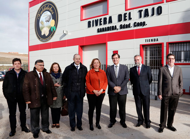 Soriano destaca el compromiso del Gobierno regional con la creación de empleo en el sector agroalimentario