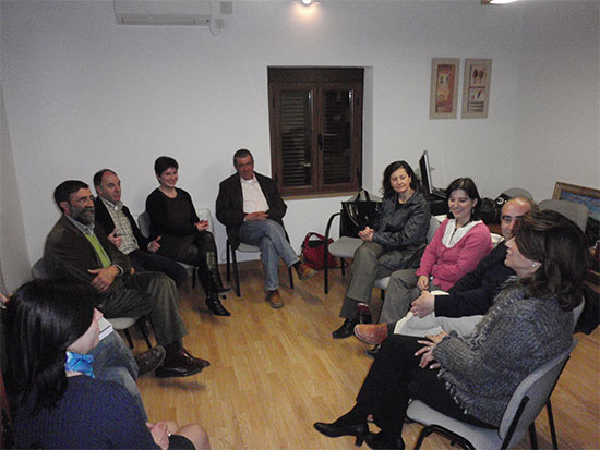 Elena Carrasco mantenido una reunión con alcaldes de los municipios ribereños para explicarles el Plan de Acción Joven