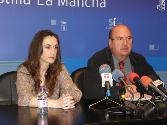Molina: De Cospedal no puede seguir en la escalada de la mentira para intentar tapar los escándalos de su partido