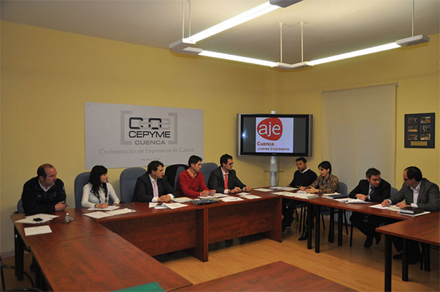 El alcalde de Cuenca ayudará a AJE Cuenca a desarrollar su proyecto de vivero de empresas