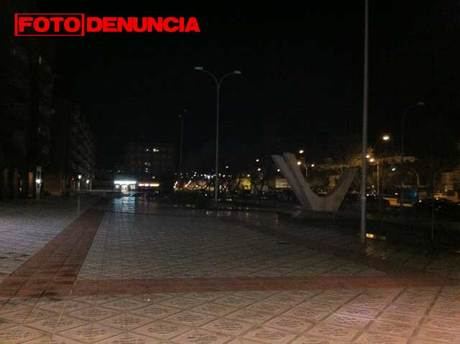 FD: Continúan los fallos de alumbrados en la plaza de Villa Luz
