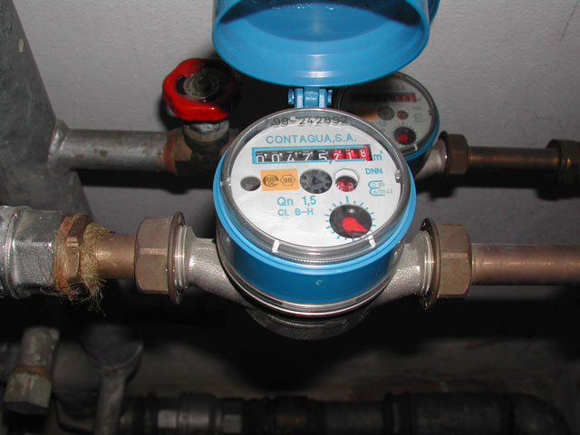 Aguas de Cuenca sumó 400 nuevos usuarios en 2013 “destapando” fraudes y contadores parados