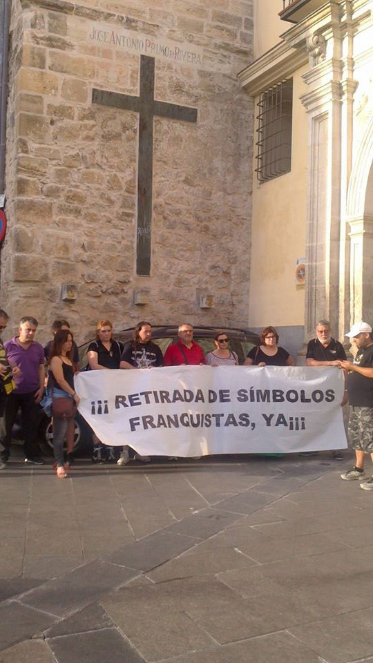 “Ciudadanos por la República” expresa su plena satisfacción por la denuncia al Obispado por mantener simbología franquista