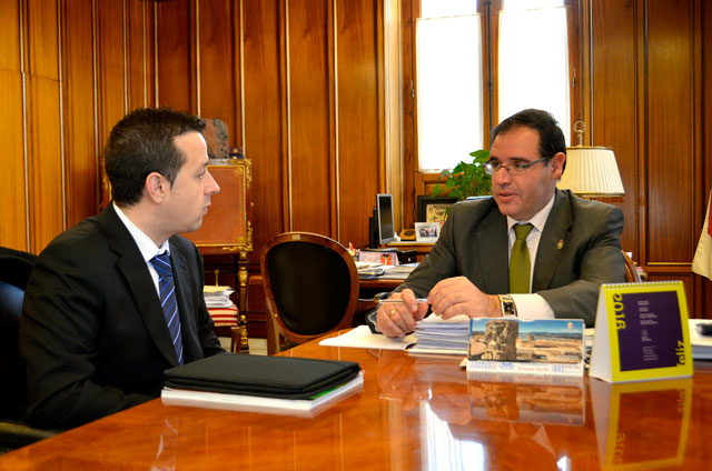 Benjamín Prieto recibe al responsable de Relaciones Externas de Mercadona en Cuenca