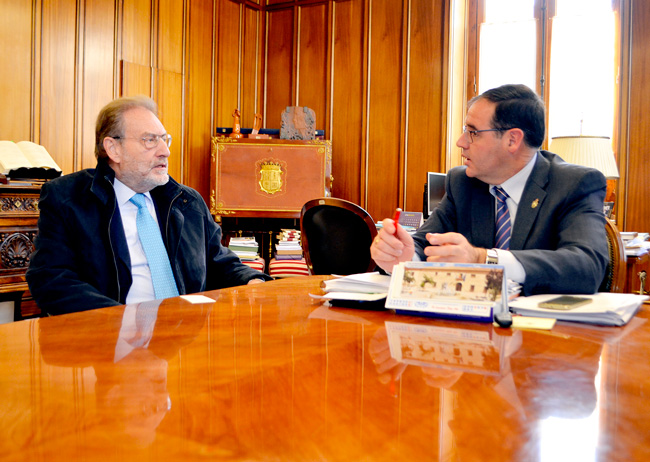 Prieto reafirma ante el nuevo director de Cáritas el compromiso de la Diputación con la institución benéfica