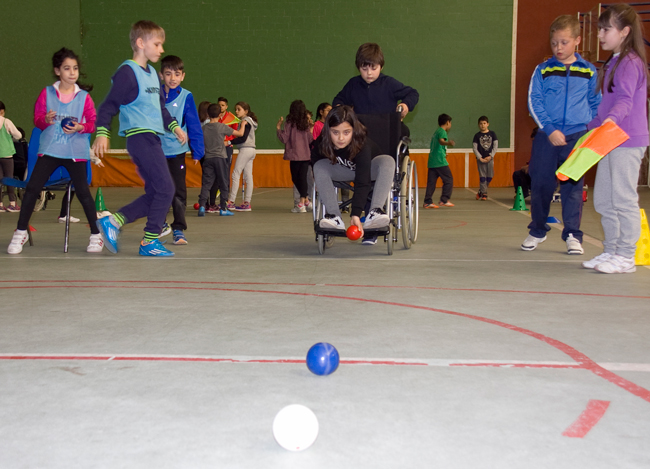Más de 200 escolares participan en la Jornada de Iniciación Deportiva organizada por la Junta y la Diputación de Cuenca