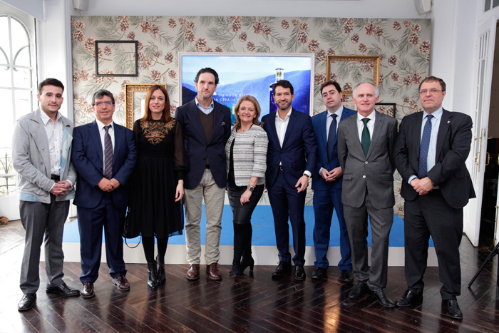 El Gobierno regional destaca el protagonismo de la Serranía de Cuenca en la nueva campaña publicitaria nacional de ‘Solán de Cabras’